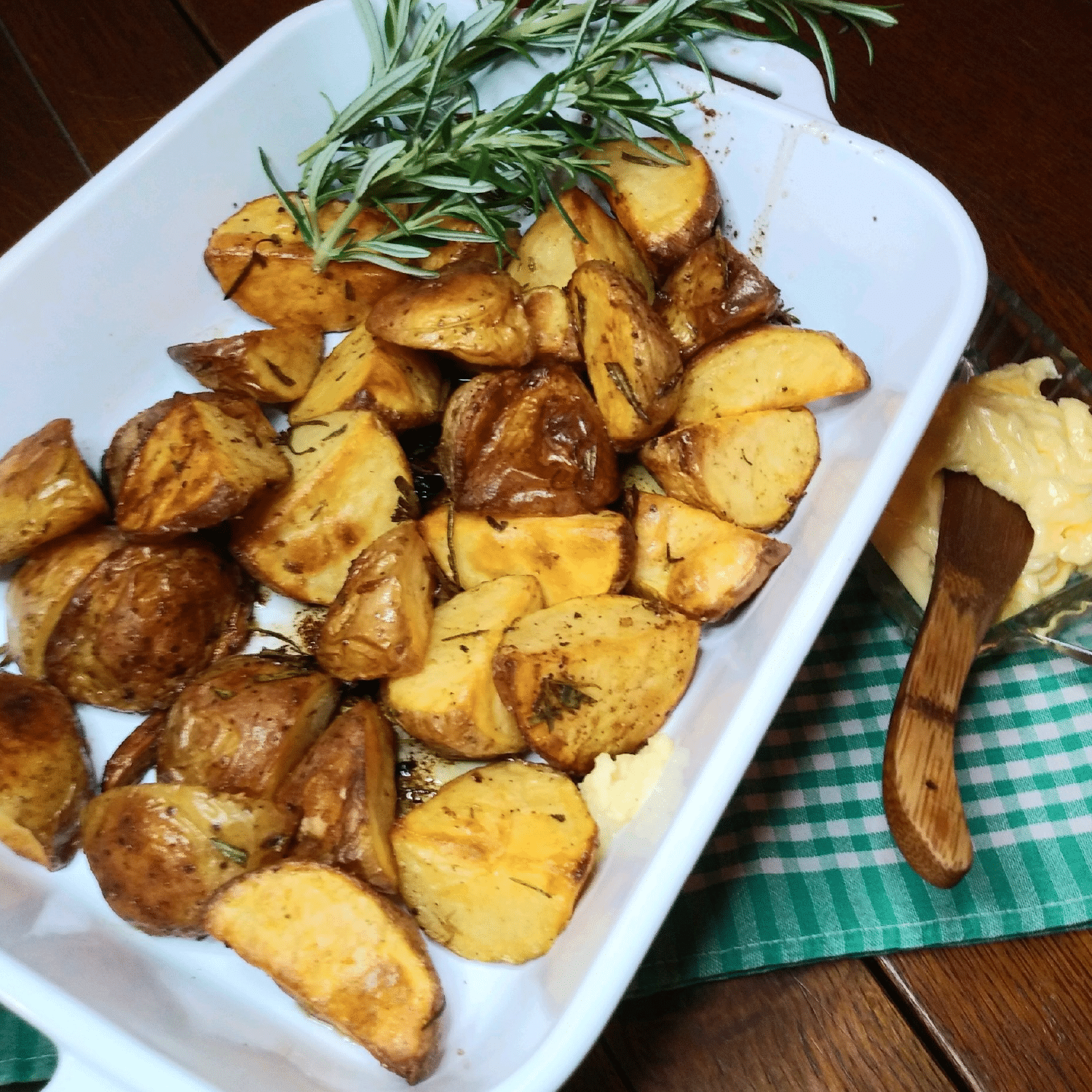 Easy Rosemary Roasted Potatoes